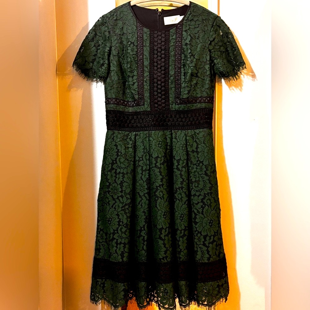 Eliza J Midi Lace Dress Green 2 - Picture 3 of 6